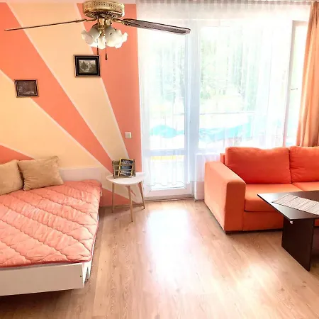 Budget First Sea Line Coast Orange Apartman *